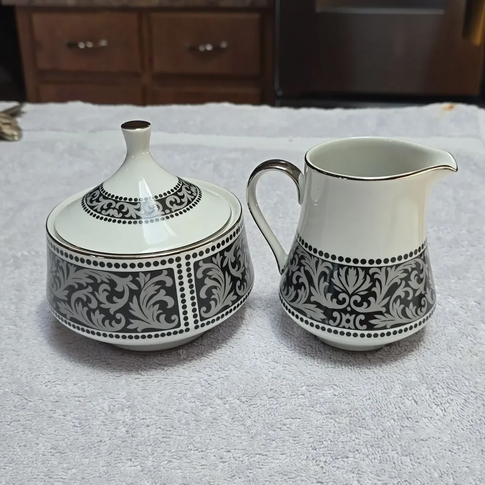 VTG Mikasa SUTTON 0Bone China Creamer Covered Sugar Bowl Black White Narumi Japa